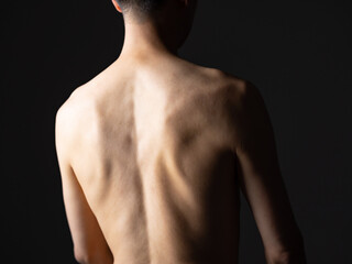 男性・筋肉・黒バック