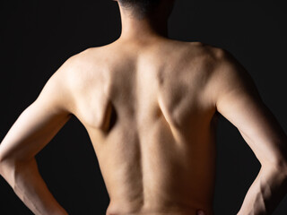 Fototapeta premium 男性・筋肉・黒バック