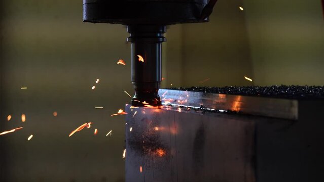 The bad rough cutting condition of CNC machine with radius indexable tool.