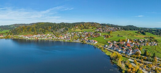 Ausblick auf Hopfen am See und Enzensberg im Ostallgäu