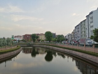 Naklejka premium river in the city