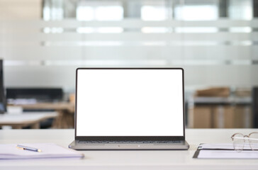 Laptop device mock up template design on office workplace desk, white mockup empty blank computer...