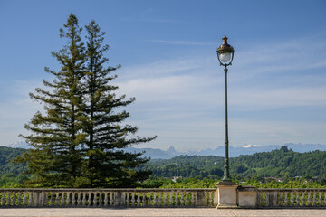 Boulevard des Pyrénées, vue sur l'Ossau et la chaîne des Pyrénées, Pau, France