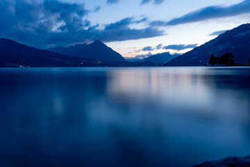 Obraz premium Lago en Suiza