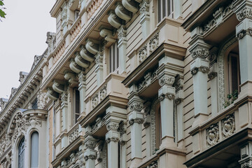 Fototapeta na wymiar Beautiful 19th century facades in the center of Nice