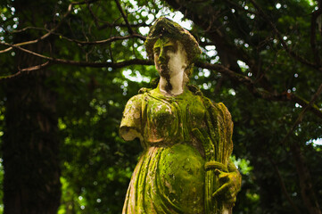 statue of a women