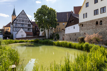 Naklejka premium Blick auf Lauingen vom Donauufer