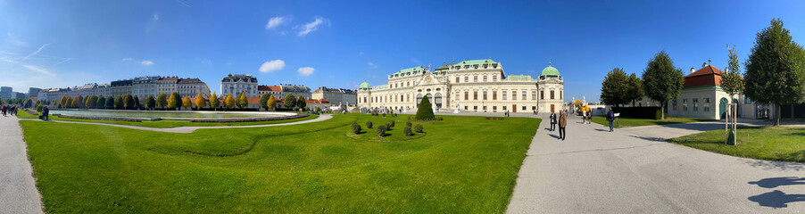 Fototapeta na wymiar Panoramica del palazzo del Belvedere di Vienna