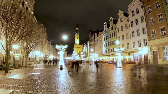 2022. 12. 11.  all people on the long street of gdansk poland time lapse