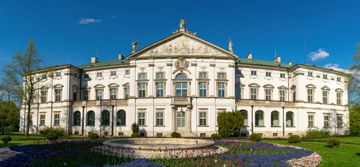 Fototapeta na wymiar Krasinski Palace and Garden in Warsaw 