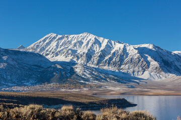 Obraz na płótnie Canvas Lake in Sierra Nevada