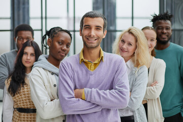 Obraz premium group of successful business people standing in the office