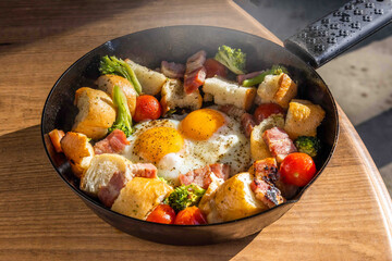 スキレットでパンケーキ　Pancake set made with a cast iron skil