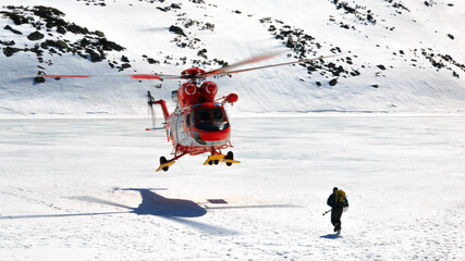 TOPR Heli Rescue in Tatra mountains
Helikopter Tatrzańskiego Ochotniczego Pogotowia Ratunkowego - obrazy, fototapety, plakaty