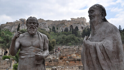 Sócrates y Confucio en el Ágora
