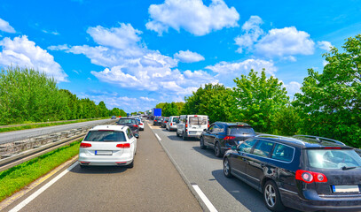 Stau durch Vollsperrung auf der A67 Mannheim Richtung Frankfurt bei Pfungstadt, Hessen