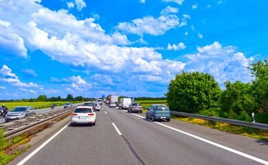 Stau durch Vollsperrung auf der A67 Mannheim Richtung Frankfurt bei Pfungstadt, Hessen