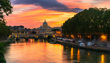 Fototapeta premium St. Peter's basilica in Vatican at sunset. Italy 