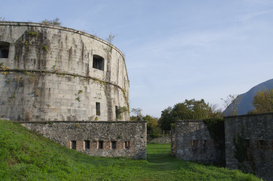 Old barraks ( Batteria Statuto ) - Rocca d'Anfo, Italy