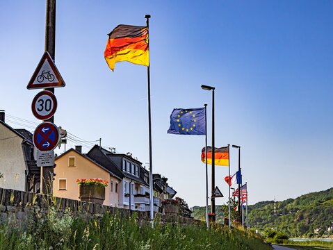 Direction to the ferry at Remagen- Kripp am Rhein