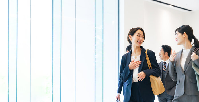 「退社」の写真素材 | 226,985件の無料イラスト画像 | Adobe Stock
