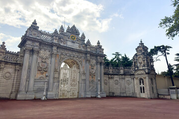 Obraz premium Dolmabahce Palace entrance istanbul Turkey