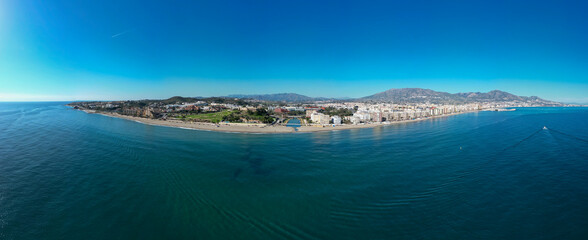 vista aérea de la playa del Ejido en la costa de Fuengirola provincia de Málaga, Andalucía