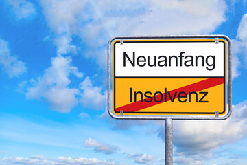 Illustration - Ortsschild - Ortstafel - Insolvenz - Neuanfang - Himmel - Wolken
