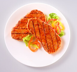 Schweine Hueftsteak mit Gemuesebeilage