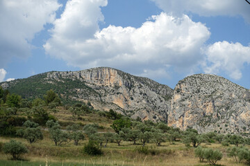 Fototapeta na wymiar Berge bei Moustiers-Sainte-Marie, Provence