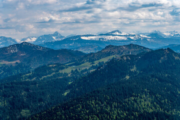 Fototapeta premium Hike at the Nagelfluhkette from Gunzesried over the Stuiben to the Steineberg