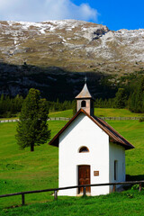 Fototapeta na wymiar Church of the Rifugio Prato Piazza in the Dolomites, Italy, Europe 