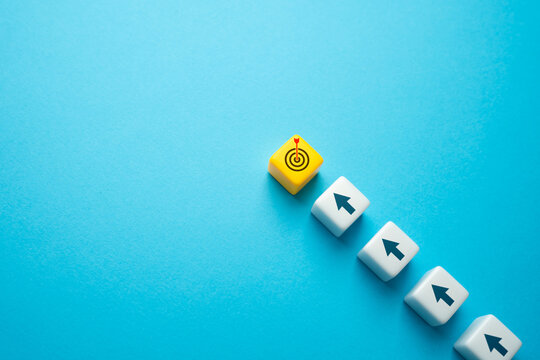 Movement towards the goal and its achievement. Progress, determination, journey towards success. Energy and momentum.