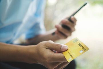 Customer shopping online pay by credit card.