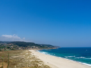 Fototapeta na wymiar Vista panorámica de la playa de Barrañán. Arteixo, A Coruña, España.