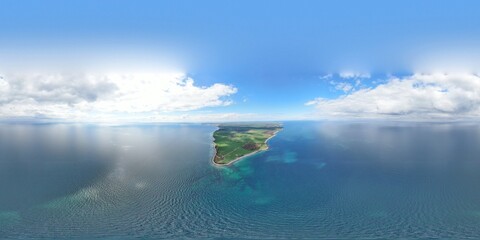 Luftaufnahme der gesamten Insel Fehmarn Faszinierende Vogelperspektive mit blauem Meer,...