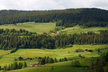 Obraz premium Fabulous scene with typical house in Tyrol in Santa Maddalena village. Location: Santa Maddalena village, Val di Funes, Trentino-Alto Adige, Dolomites, Italy, Europe 
