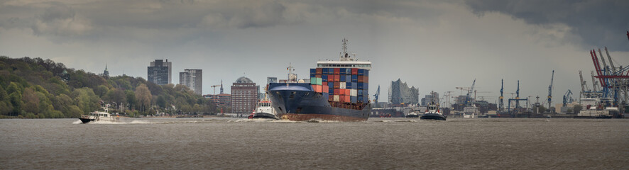 Panorama of the Hamburg skyline with container ship  - obrazy, fototapety, plakaty