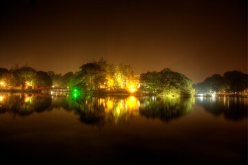 Fototapeta na wymiar night view of the lake, Hanoi, Vietnam