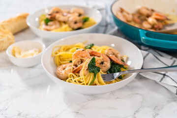 Garlic Shrimp Pasta with Spinach
