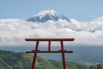 Tenku no torii with mountain fuji in background
