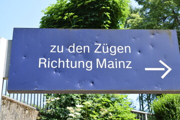 Traffic Sign to the Trains to Mainz