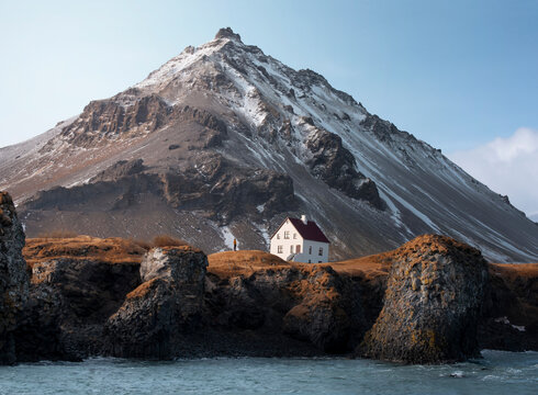 Coastline at Arnastapi, a fishing village on the Snaefellsnes peninsula in Iceland