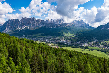 Naklejka premium Landscape of Cortina D'Ampezzo village in the dolomites