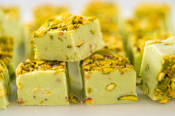 Pistachio fudge