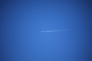 파란하늘과 비행기