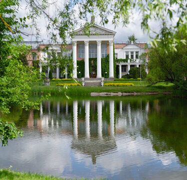 house with columns