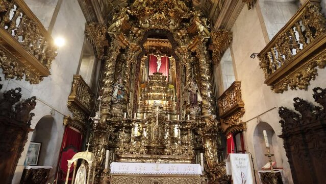 int&eacute;rieur de l'&eacute;glise des &acirc;mes de S&atilde;o Jos&eacute; das Taipas, Porto (Portugal)