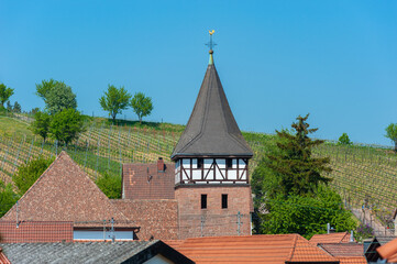 Ortsbild von Ranschbach mit Wallfahrtskirche Mariä Heimsuchung. Region Pfalz im Bundesland...