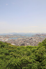 Obraz premium 北九州市の高塔山展望台から見た響灘コンビナート